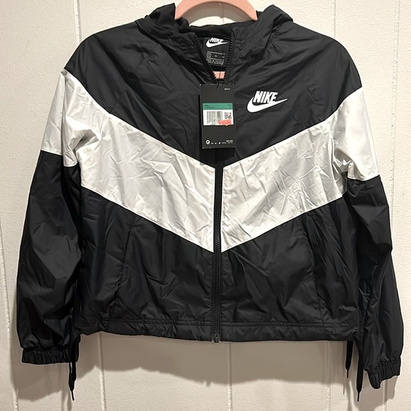 NEW! Nike Girl $65 Windbreaker Hooded Jacket - Picture 9 of 9